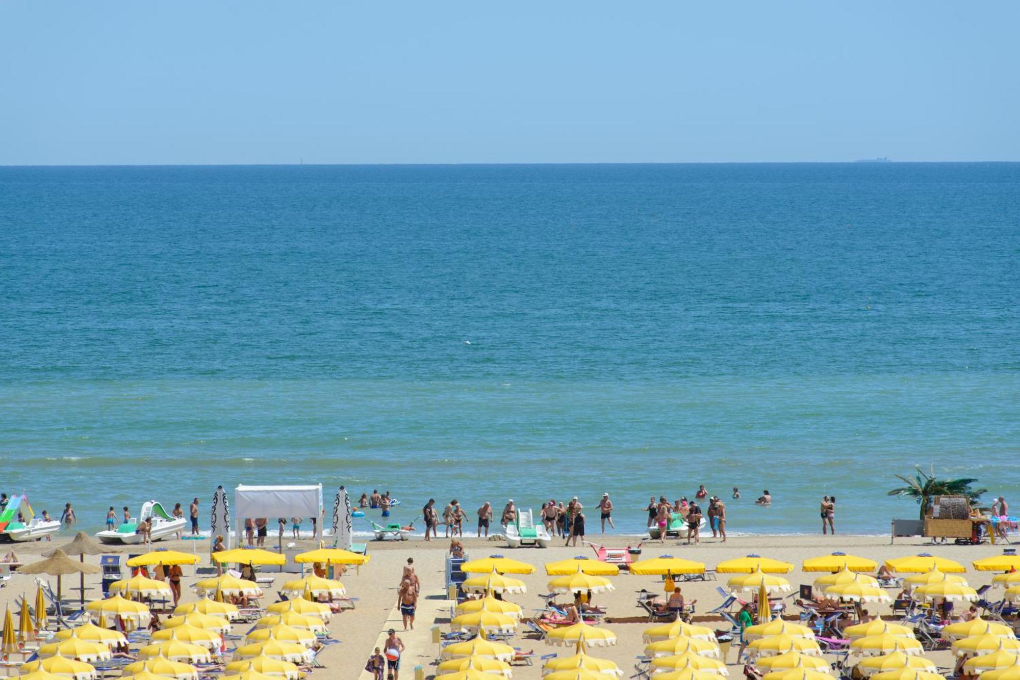 Hotel Nuova Medusa Rimini Exterior foto