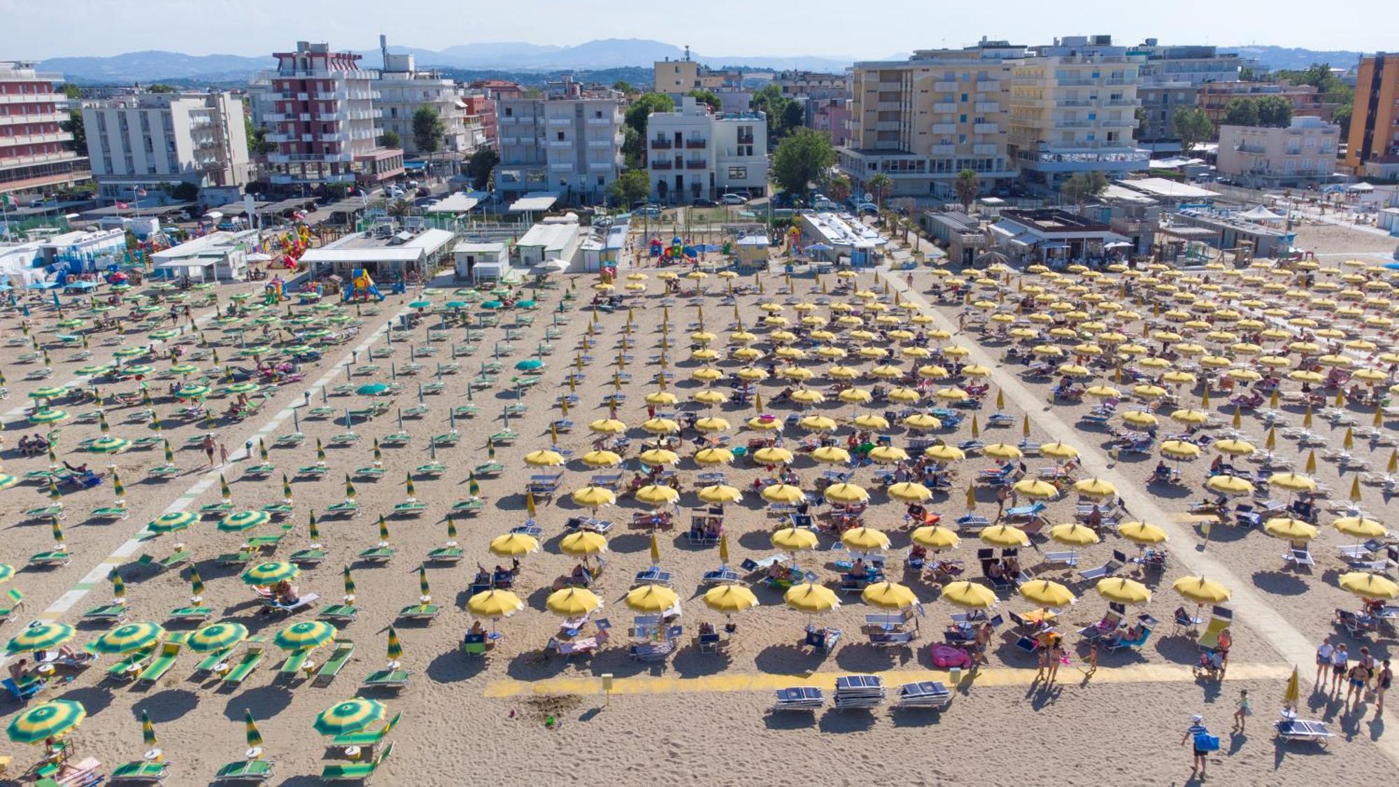 Hotel Nuova Medusa Rimini Exterior foto